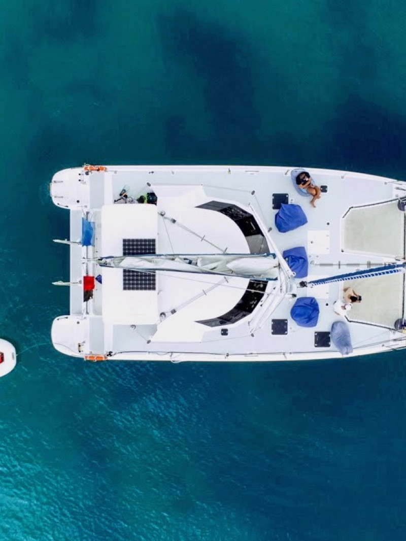 Day Sailing Charter with Island Stop and Lunch 2