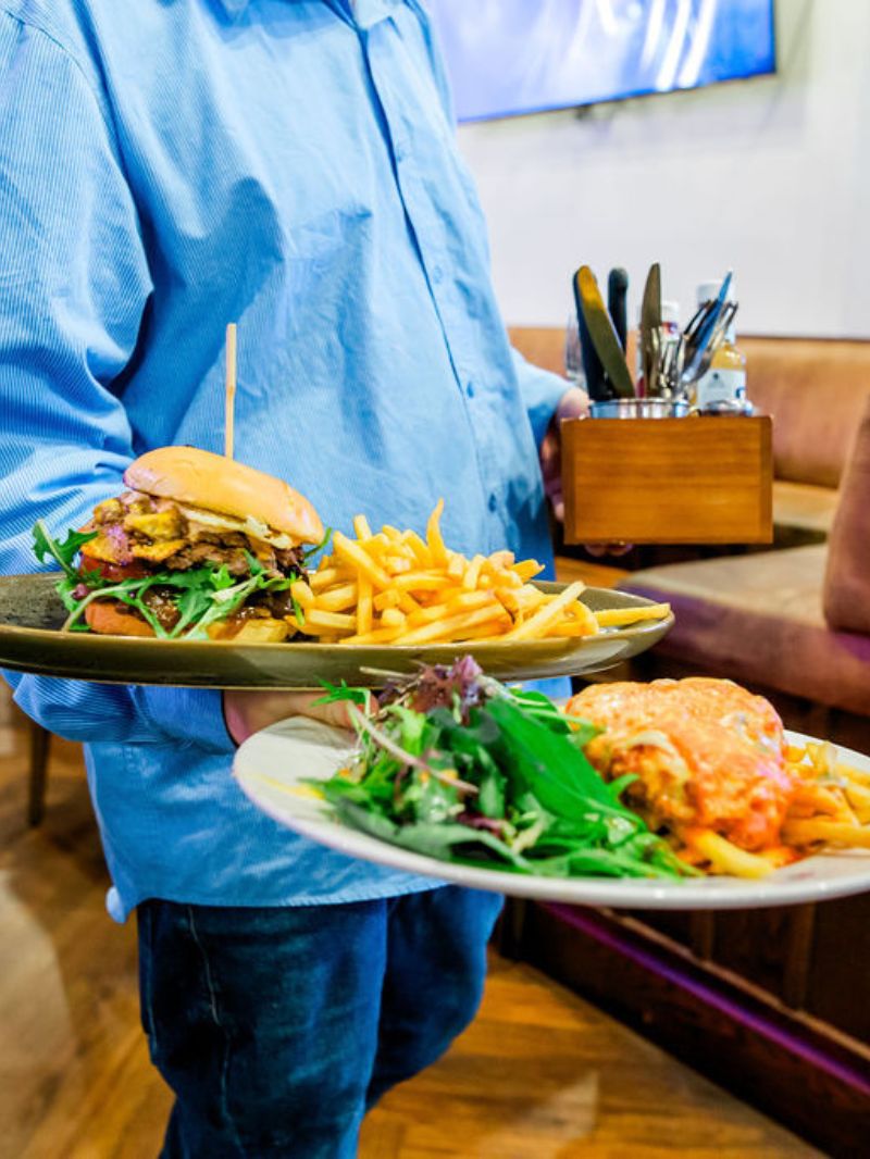 The Cambridge Hotel & Backpackers 1