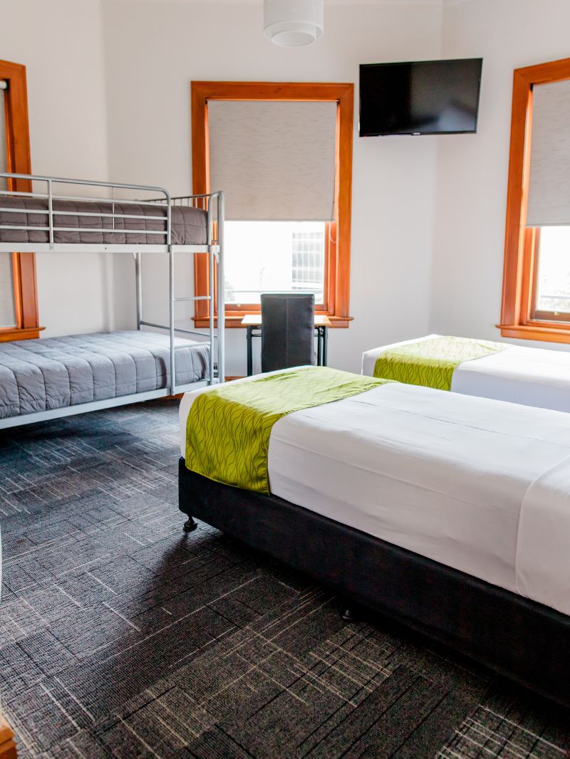 The Cambridge Hotel & Backpackers 5