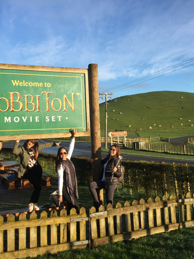 Hobbiton & Waitomo Glowworm Caves Tour from Auckland 3