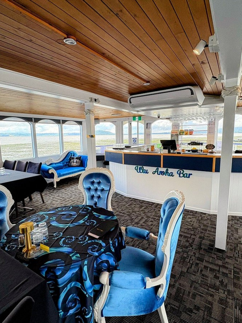 Lakeland Queen Cruises  3