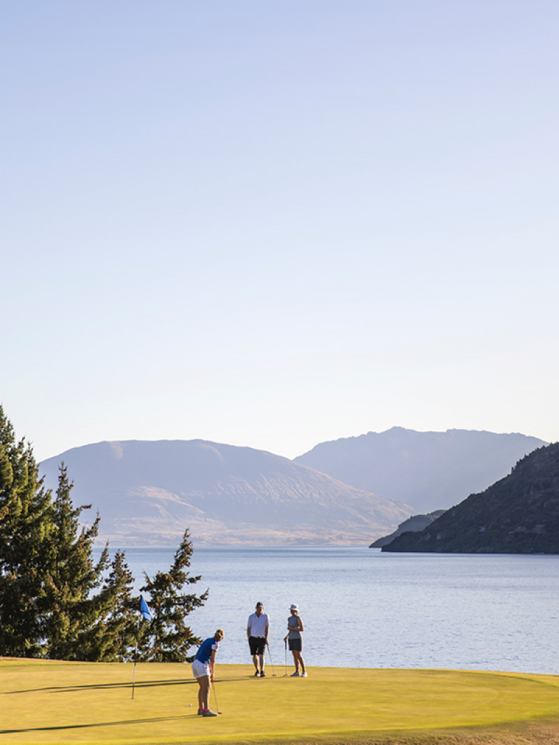 Queenstown Official Visitor Guide 4